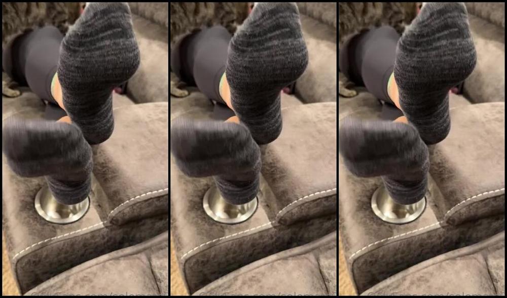 Solemate91 Nicknamed Solemate91 Onlyfans I M Feeling A Little Needy For Attention Tonight Sorry If I M Distracting You From The Show