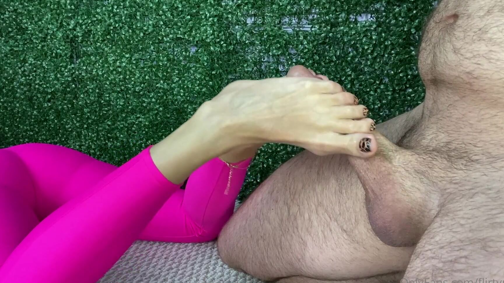 Flirtypaws Feeture Friday Little Lava Toes Work The Nut Out Of Luckycameraguy Do You Like Me In A S