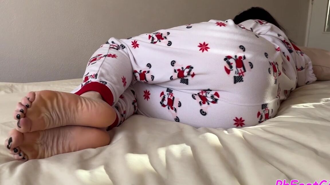 Phfootmodel Nicknamed Phfootmodel 12 23 2023 Onlyfans Video For My Footboys P Happy Christmas P