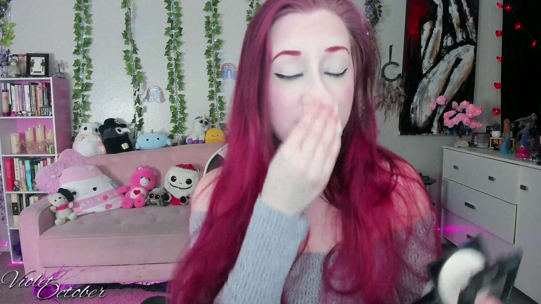 "VioletOctober" cfnm, gfe, lips, long hair, makeup Trying On Lipsticks 1080p Manyvids