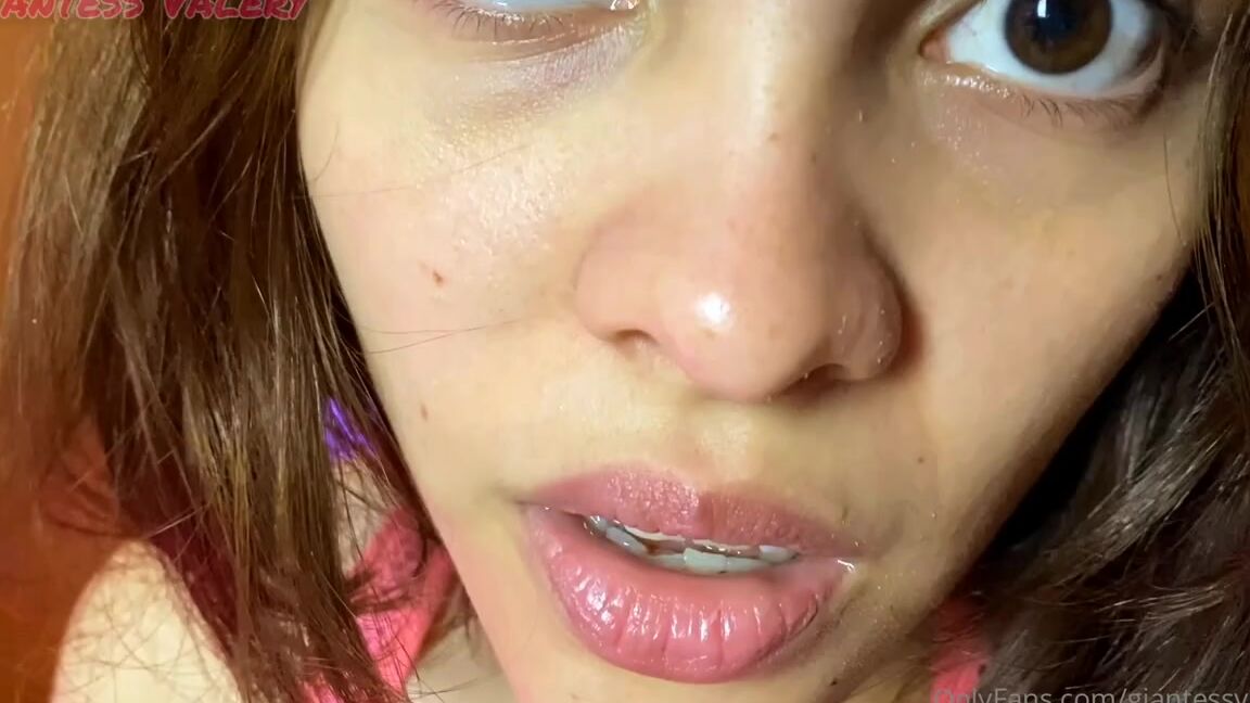 Valery Maxwell Nicknamed Giantessvalery Onlyfans 01 05 2024 A Tiny Was Sneaking Around I Catch Him And Decided To Taste Him Then I Decided