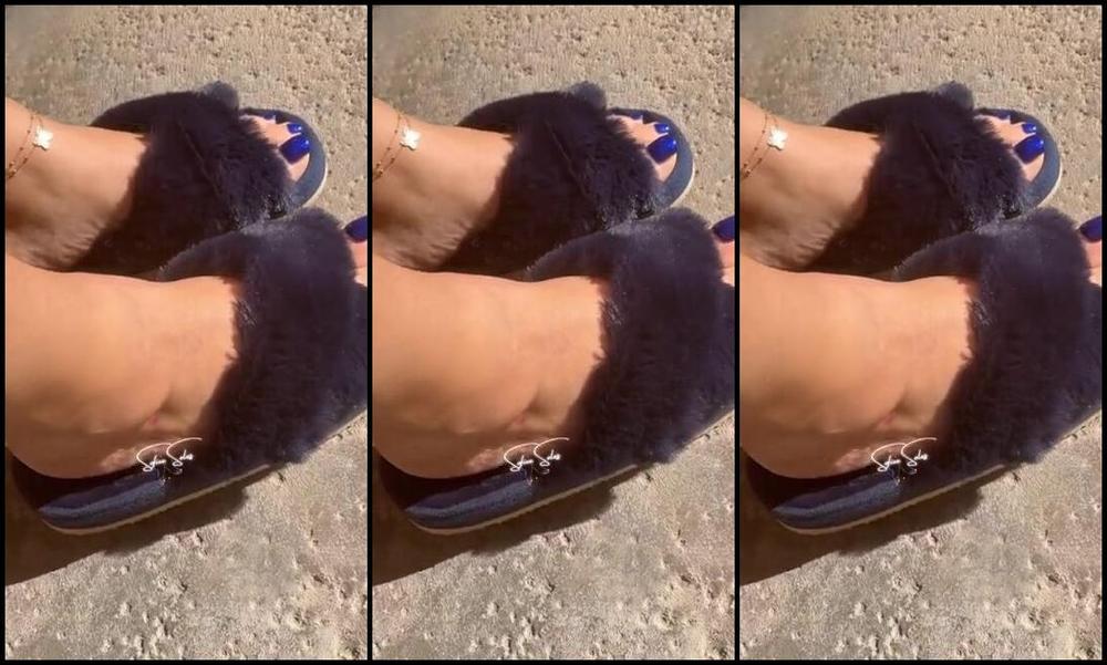 Sofieesoles Onlyfans Blue Toes And Slippers