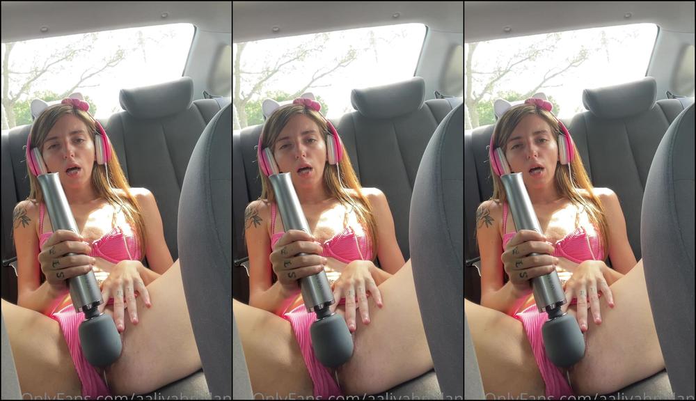 Aaliyahmilann Bad Kitty Getting Herself Off In The Backseat