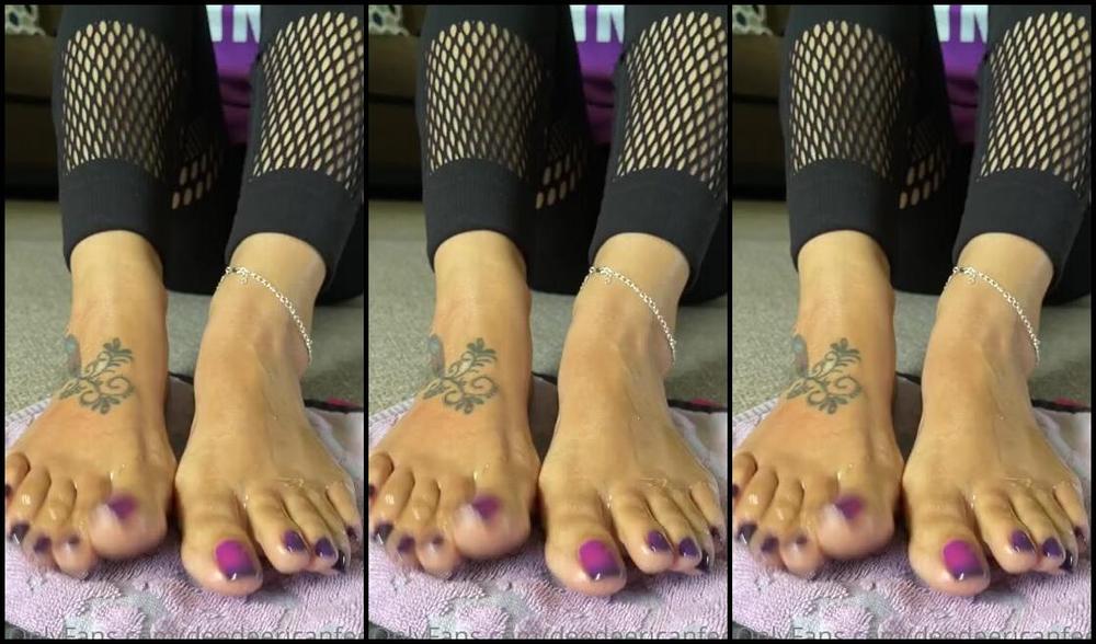 Deedeericanfeet Onlyfans As Requested Oily Toes Wit Old Pedi