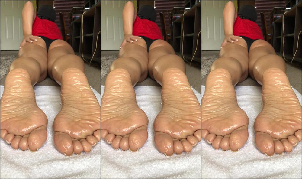 Deedeericanfeet Gm Whewww Weee Some Oily Soles And Cheeks