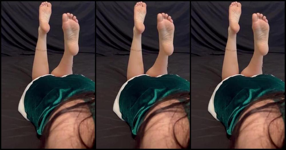 Sweetfeet2018 Nicknamed Sweetfeetfans Onlyfans Video Time I Hope Yall Are Having A Great Christmas Weekendif Notthis Will Make It Better