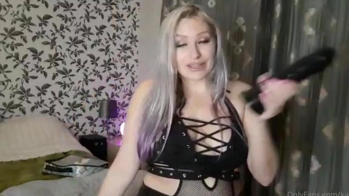 Kaz B Nicknamed Kazbxx Femdom 11 13 2020 Onlyfans Video I Like To Call This Piece Jizz Bucket Ive Been Making Custom And Editing Clips