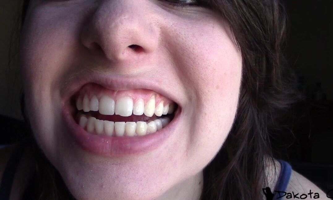 Dakotacharmsxxx Brush Spit