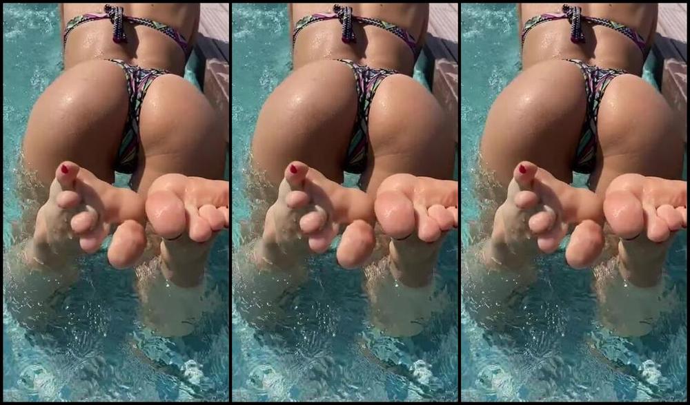 Froggeevip Onlyfans Sunny Day At The Pool Enjoy In View