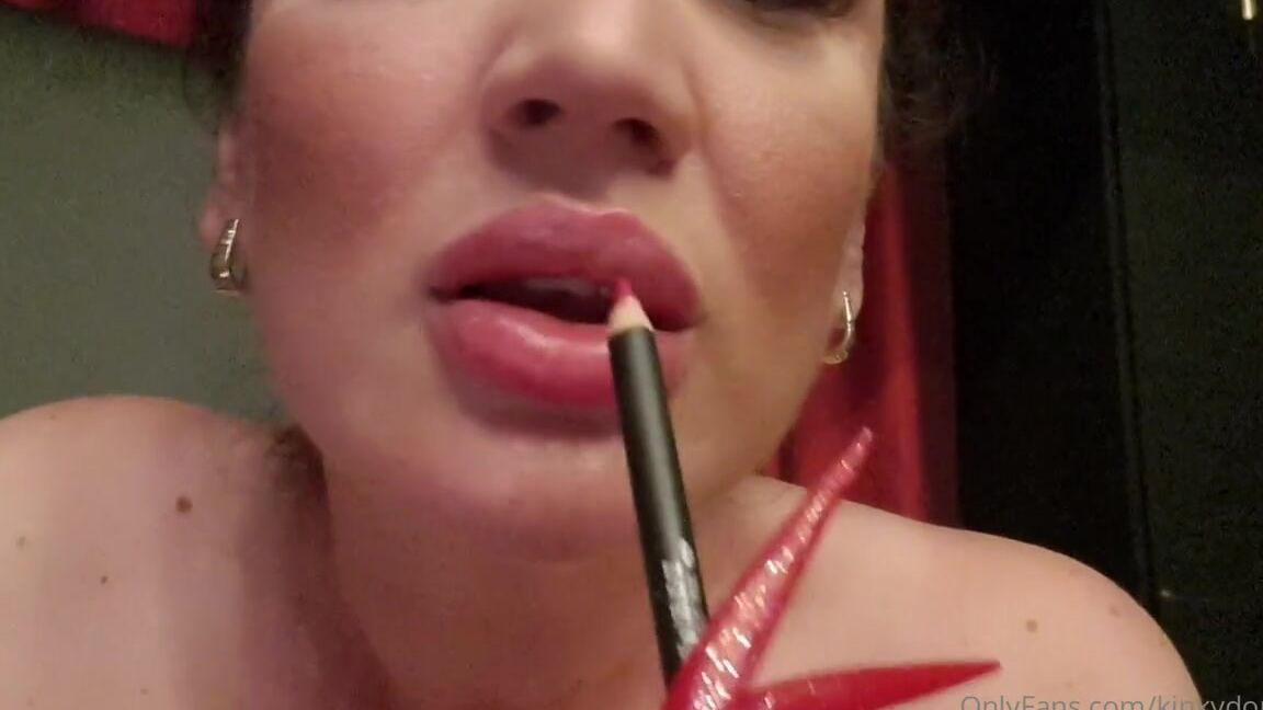 Kinkydomina Onlyfans Femdom Dungeon Lipstickfetish Getting Ready To Film With Mistressalexandra By Apply A Luscious