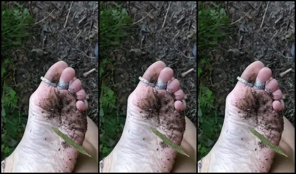 Frejas Submissive Feet Nicknamed Frejassubmissivefeet Onlyfans Barefoot Into The Forest