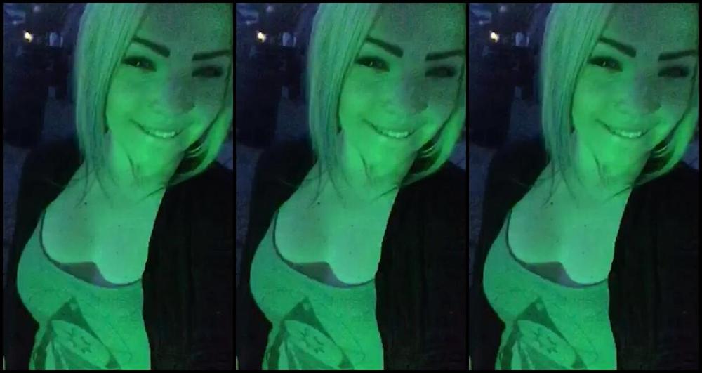 Bamby Rose Quick Smoke N Talk Outside