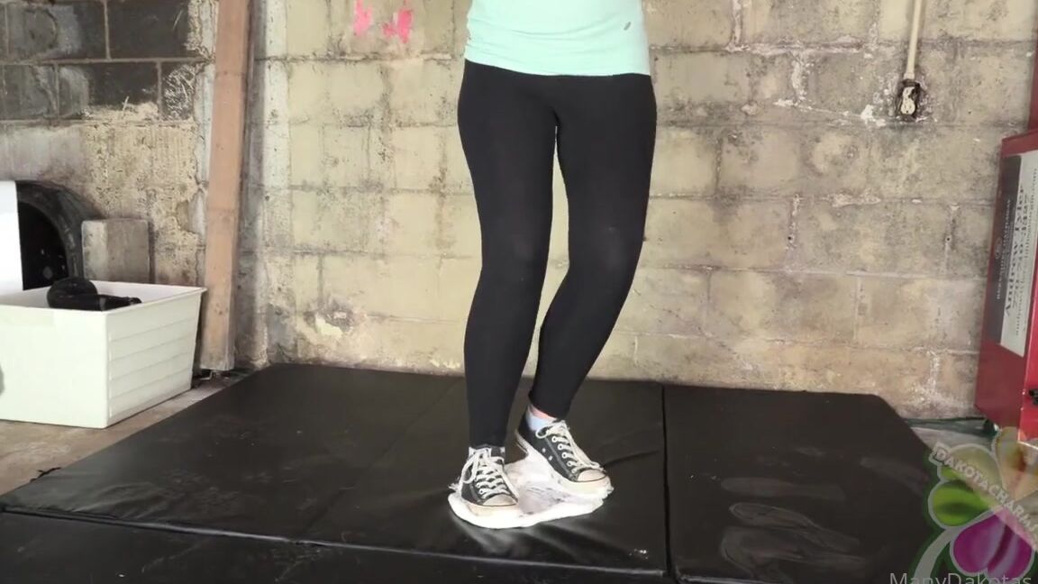 Dakota Charms Nicknamed Dakotacharms Onlyfans Brittany Charms Stuck