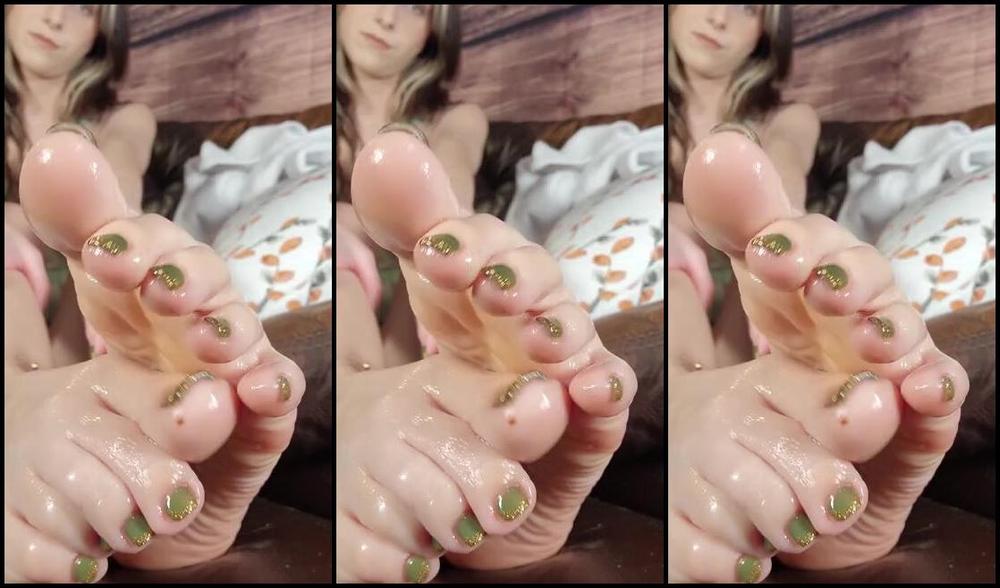 Messy Melanie Nicknamed Messymelanie Foot Fetish 11 19 2023 Onlyfans Video Oiley Ignore Vid In Lingerie Simply Enjoy The View