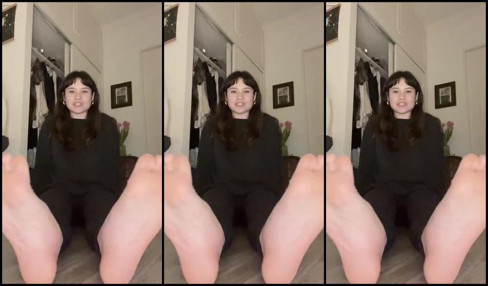 Mila Ballet Soles Aka Asianballetsoles Onlyfans Hey Teacher You Wanted To See Me After Class Omg You Want To Inspect My Feet That S Suspicio