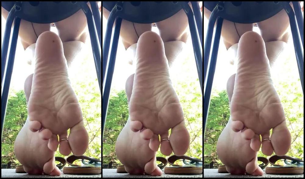 Catprincessfeet Onlyfans Get Under Me 1