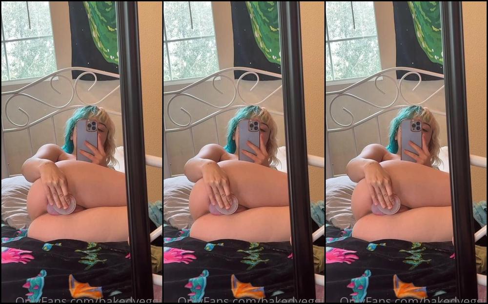 Bakedveggie I Love Playing With My Pussy So Much Look