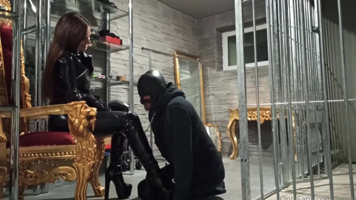 Herrinlady Onlyfans Ich Liebe Es Meine Sklaven Zu Benutzen Mein Spa Daran Ist Unschwer Zu Erkennen Enslaved Hubbp