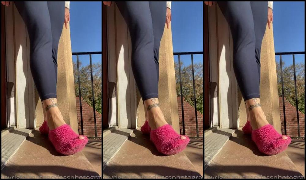 Catprincessfeet Onlyfans Fuzzy Sock Removalfriday Feet For Your Friday Meat 1