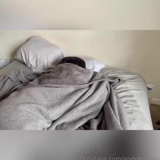 Xosolesbyme Aka Goddessmyree Onlyfans He Broke Into The Wrong House Text Me For The Full Video