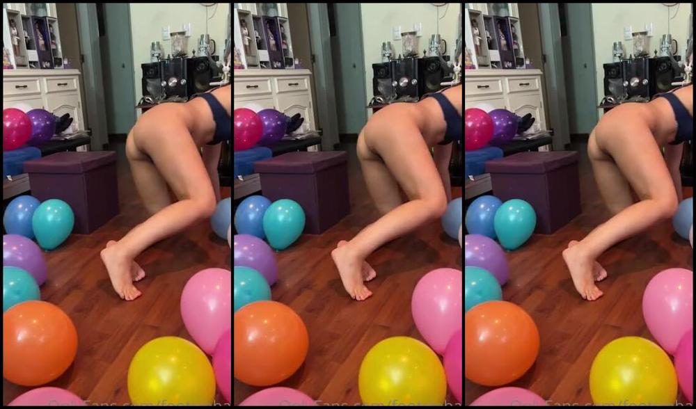 Gia S Feet Nicknamed Footsiebab 04 30 2022 Onlyfans Video Session With Balloons Pics And Video