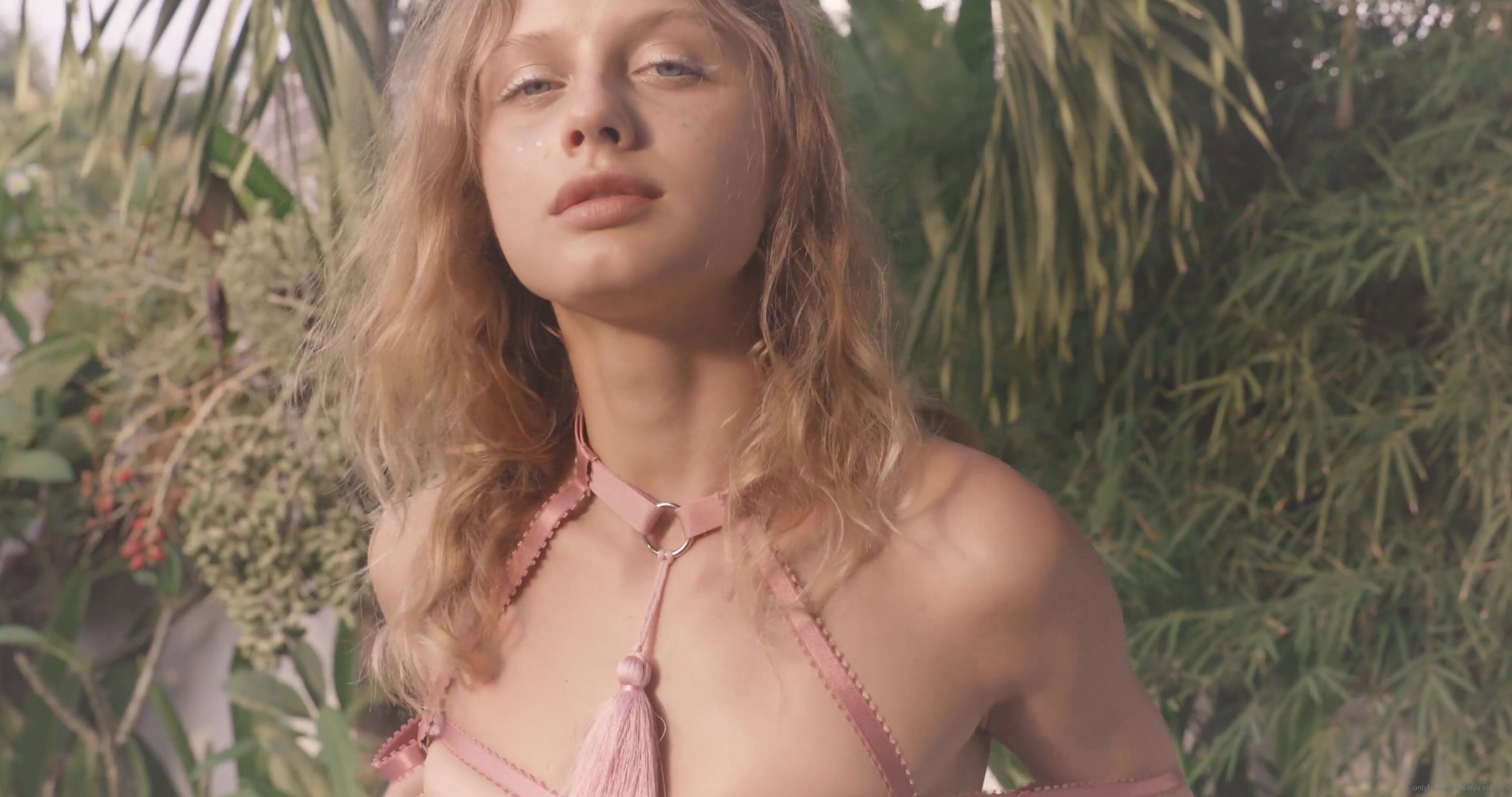 erotic-magazine-21-03-2021-2055869324-diary-of-my-demons-amelie-lou-amelielou-everyone-has-its-own-demons-we-are-black-and-wh