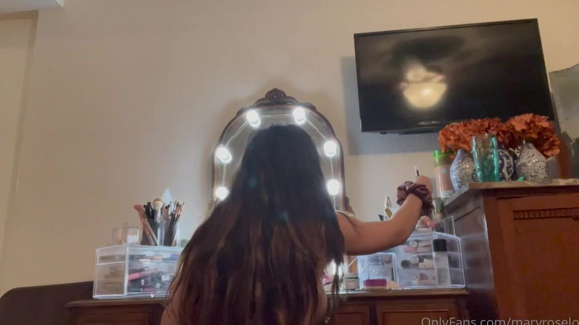 Mary Rose Love Nicknamed Maryroselove69 Onlyfans Something A Little Different Voyeur Burps From Behind