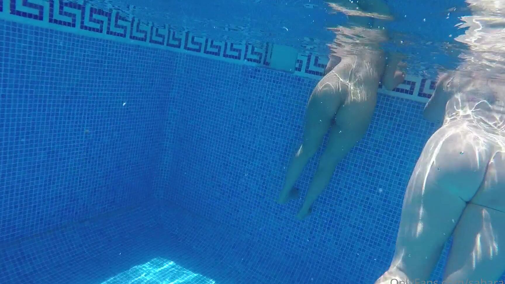 saharaknite-24-06-2020-462840326-while-on-holiday-in-spain-loulalou69-i-got-our-lez-on-in-the-pool....-luckily-someone-