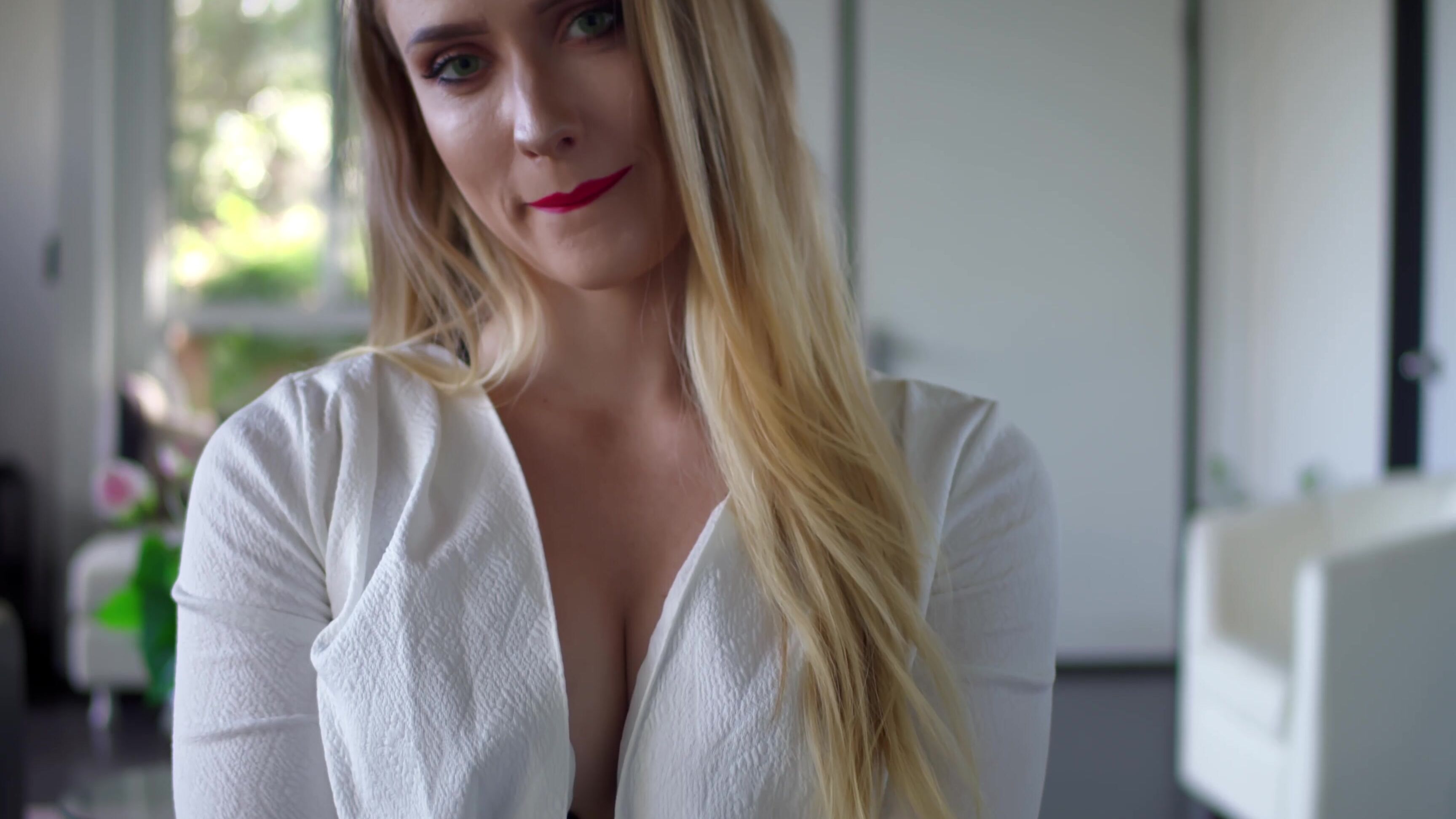 Facials,Foot Fetish,Interview,Lace/Lingerie,Lipstick scarlet chase i wanted the job so i made him cum twice ManyVids