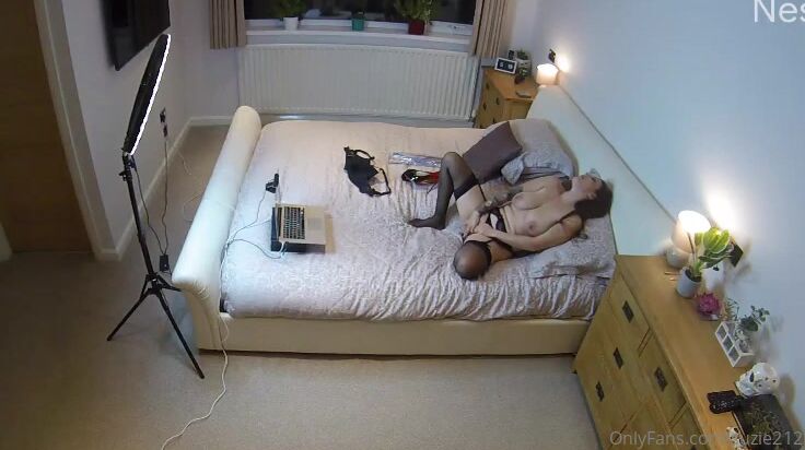 Suzie Love Check Your Dm Sexy Catch Up With My Gorgeous Friend Ruby Onyx Turns Into Something Even