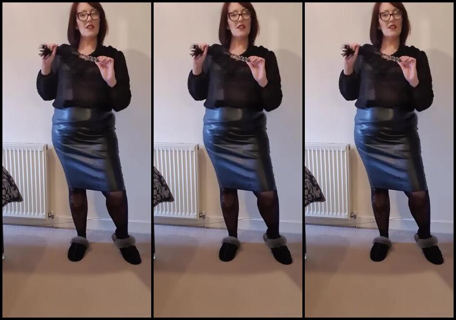 Miss B Nicknamed Missb52S Onlyfans 03 03 2021 What Will I Do With This Toy