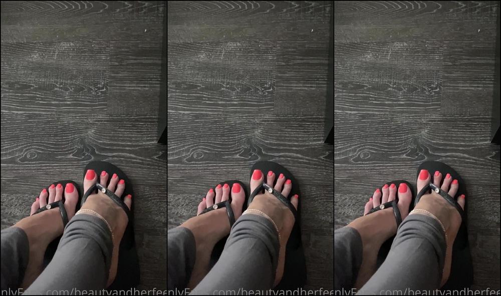 Beautyandherfeetz Lil Flip Flop Dangle With These Poppin Toes Spe