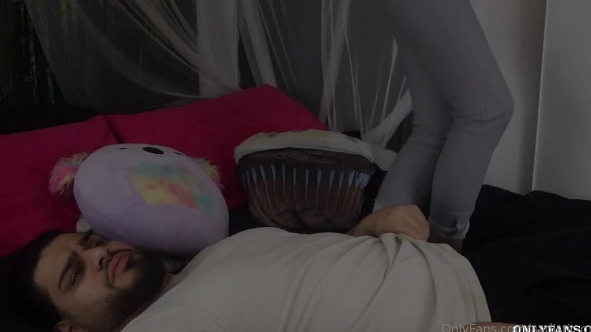 Sadistic Queen Spitting Jeans Sitting Hd P In The First Ha