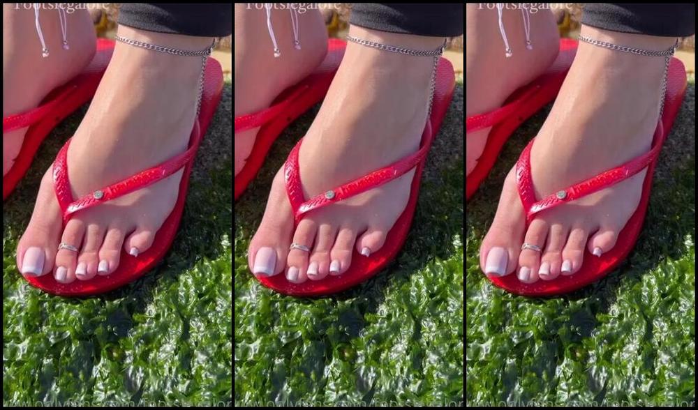 Footsiegalore Onlyfans The Crunchy Sand Under My Feet And The Squishy Seaweed On My Soles Feels So Good Dirty Salty Soles