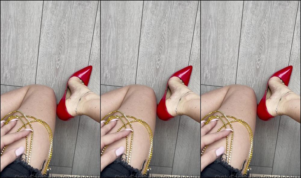 Missheels Dangling In Red Loubs