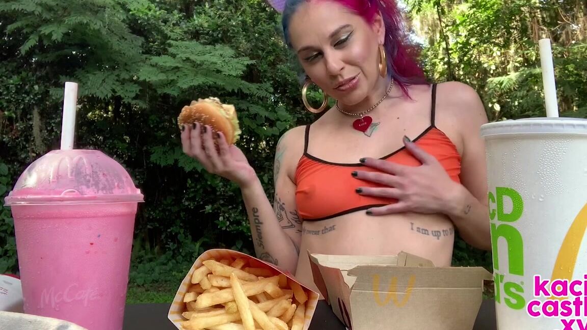 kaciecastlex-01-08-2020-630196427-mcdonalds-mukbang-p-ke-fest-will-be-available-in-dms-almost-44-minute-scene-messy