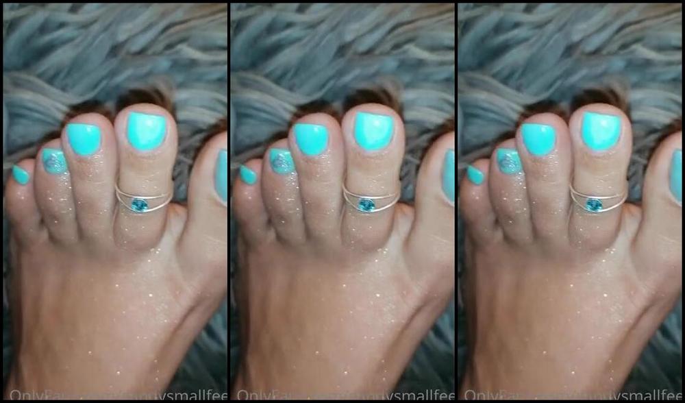 Mica Sandy Nicknamed Sandysmallfeet Onlyfans Sparkly Toes And Sparkly Feet