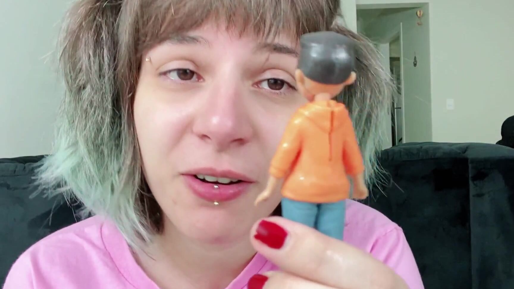 Giantess, Mouth Fetish, Princess, Shrinking Fetish, Vore swallowed-whole-by-innocent-cousin ManyVids