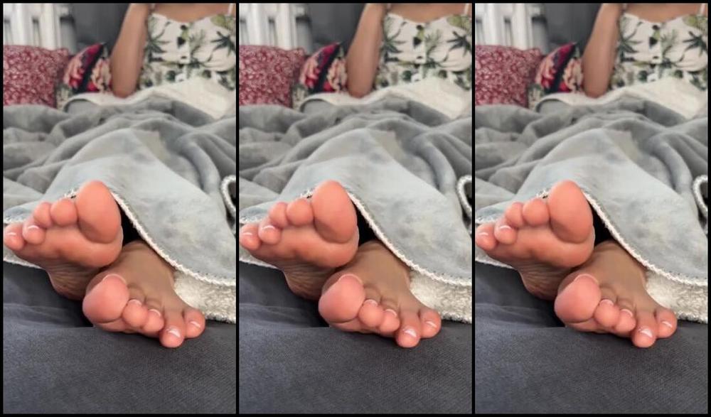 Cute Lily F33T Nicknamed Cute Lily F33T 11 25 2023 Onlyfans Video Lets Say That Your Yesterdays Date Went Very Well And I Stayed At Your Place