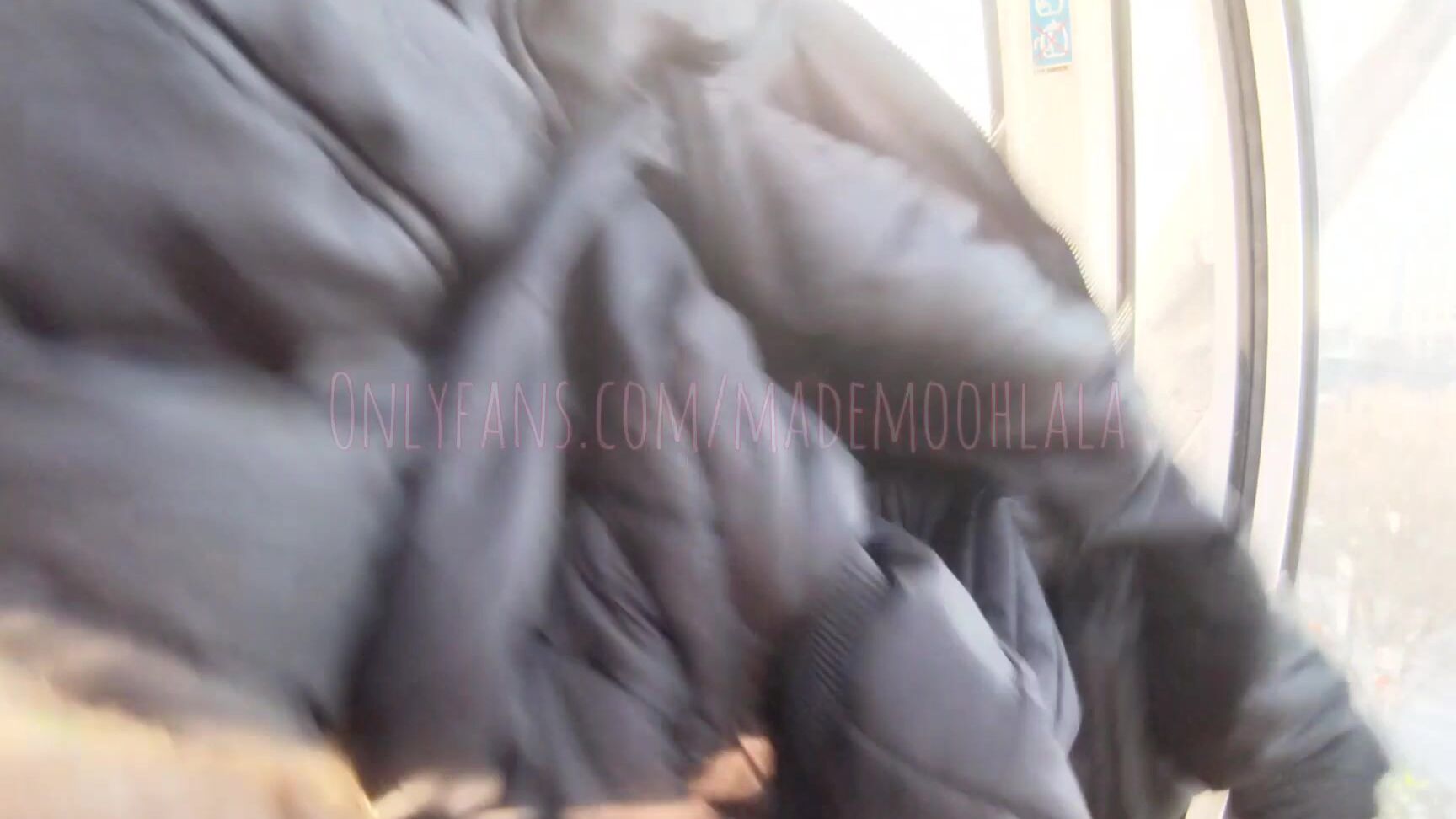 mademoohlala-21-01-2020-131785096-fucked-myself-on-the-ferris-wheel-until-i-squirted-and-got-caught-does-this-q
