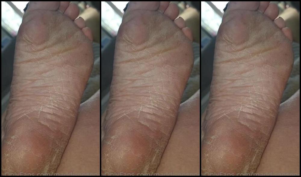 Maddison Spoilt Nicknamed Maddisonspoilt Onlyfans Does This Make You Want To Stroke And Then Lick Them