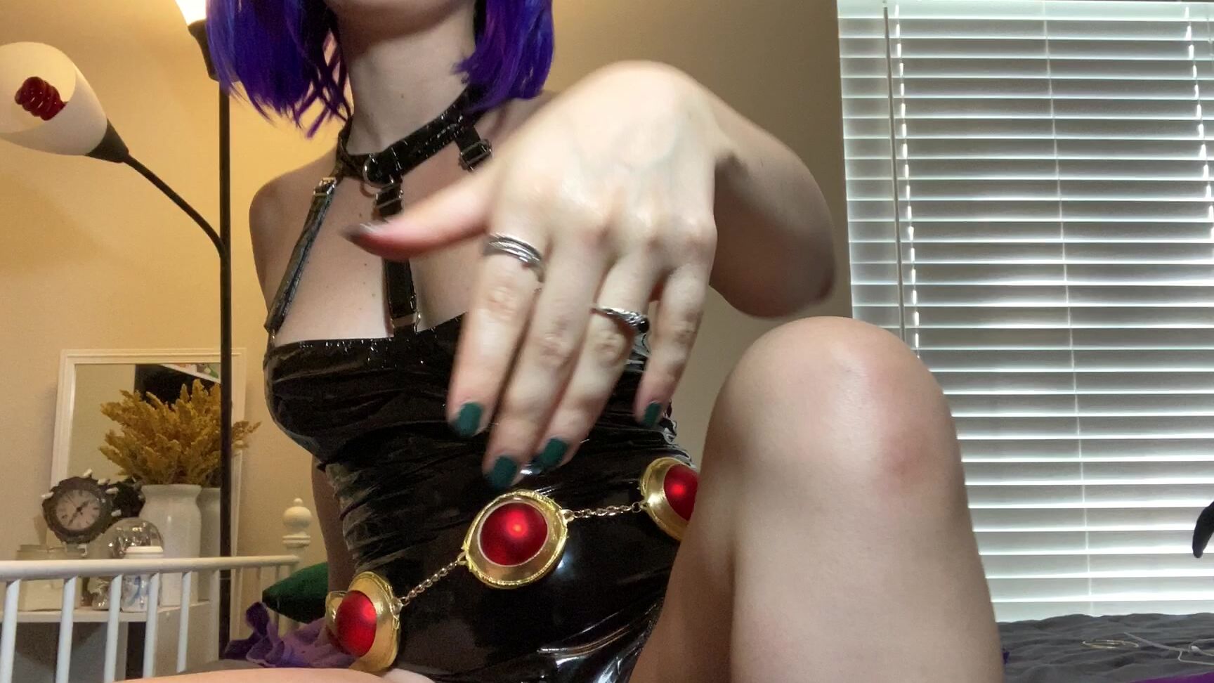 Cosplay, Pussy Play, Vibrator raven has to vibe her pussy ManyVids