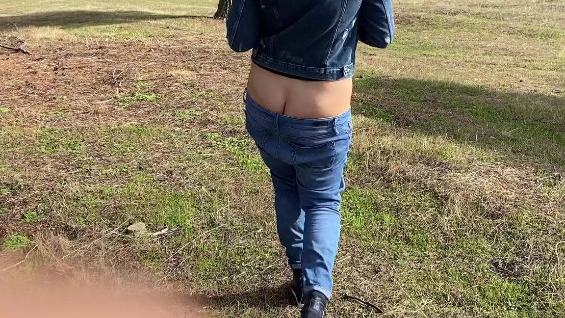 Prettyprincess220 11 22 2022 Onlyfans Video Buttcrack In The Forest