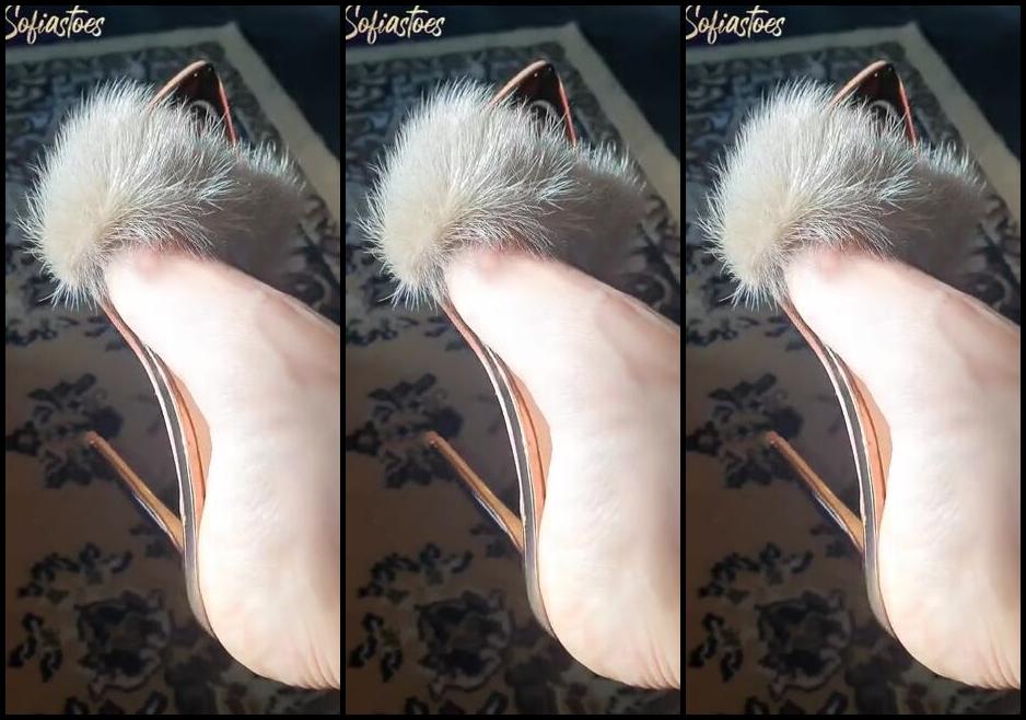 Sofiastoe Aka Sofiastoes Onlyfans Caught You Staring At My Pretty Feet In Heels Looks Like You Re Going To Have To Worship Them No 1