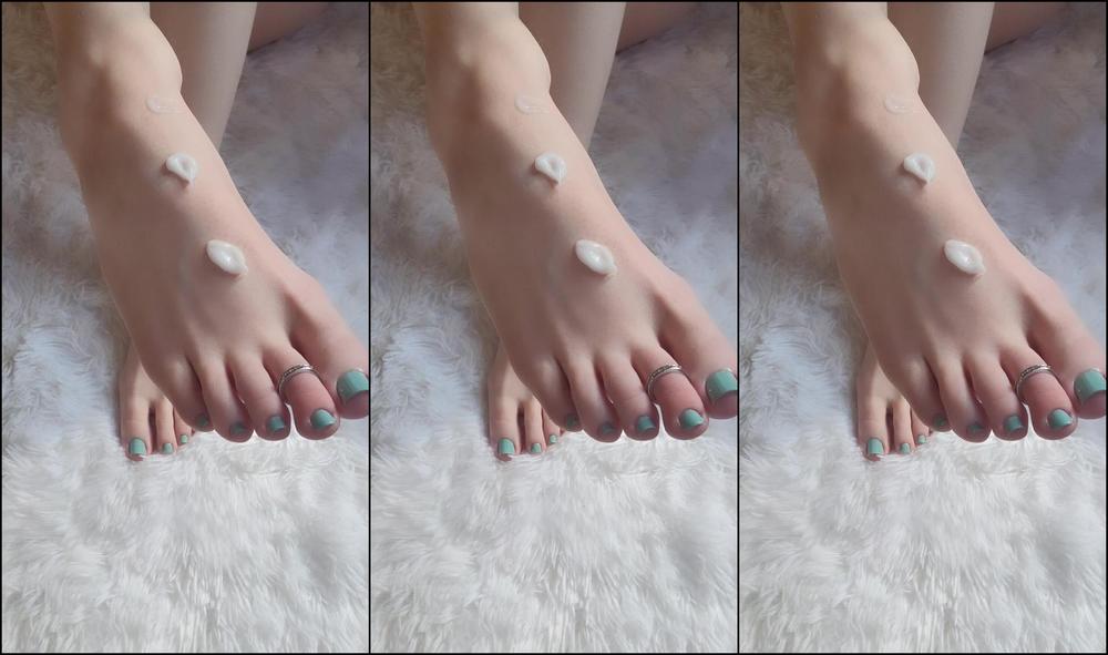 Thetinyfeettreat Do You Like My Icy Blue Manicure Pedicure I Actually Had This Color Done In December A