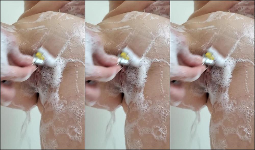 Hotwifevenessa I M A Very Dirty Wife But This Won T Ever Clean Me Up