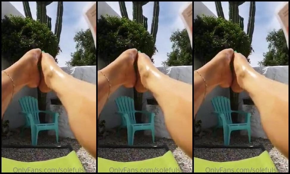 Solefulsassy Onlyfans Oiled Up After The Beach Keeps My Feet And Legs Super Soft