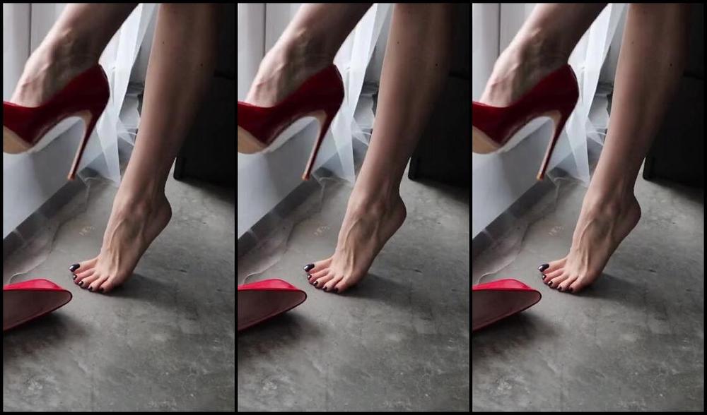 Vixenarches Onlyfans Beautiful New Red Heels From A Fan