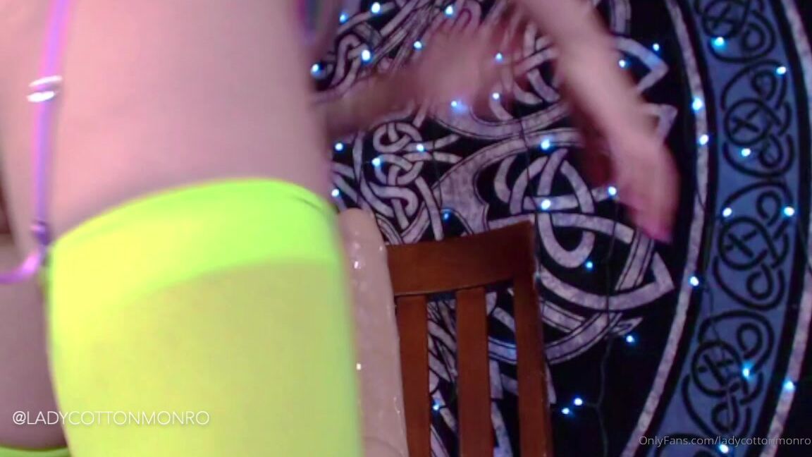 ladycottonmonro-18-11-2019-88634447-