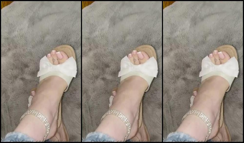 Fendi Feet Aka Goddessfendi Onlyfans New Pedi Reveal Dm To Order A Custom In This Gorgeous French When I Move I M Stopping Sessionsp